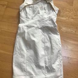 REF 7 

70% VISCOSE, 27% NYLON & 3% ELASTANE 

CREASED FROM STORAGE 

ALSO HAVE SAME IN BLACK FOR SALE PLEASE TAKE A LOOK 

ADVERTISED ON OTHER SELLING SITES. CASH ONLY, NO RETURNS, NO REFUNDS OR COURIER COLLECTIONS & DELIVERY IS NOT POSSIBLE. NO RESERVE (HOLDING) - FIRST TO COLLECT ASAP!!