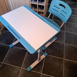 Childs Adjustable Metal Desk & chair set
Great condition , desk & chair height adjustable, so will grow with them
very strong , perfect for homework e.t.c
need gone ASAP please as space needed