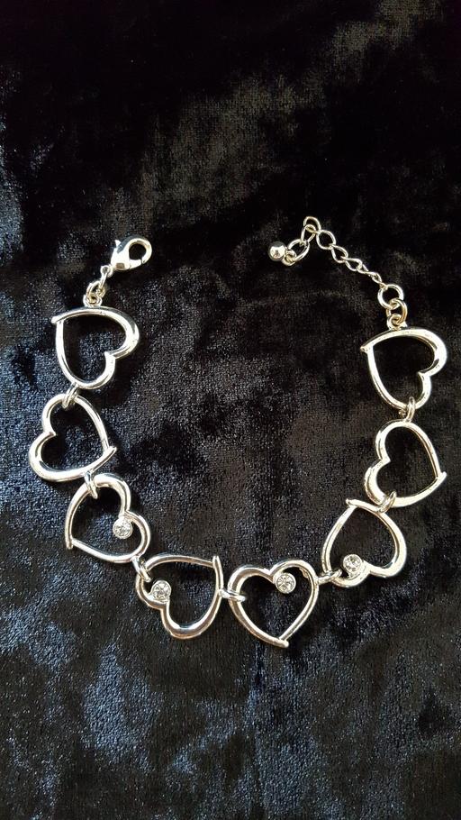 Buy & Sell West Midlands Birmingham - Photos for Charming Diamante Heart Bracelet