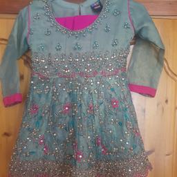 Beautiful dress with trousers 
Pink and mint green with embroidery & gems
Age: fits 1.5yrs- 2.5yrs
Worn once in excellent condition