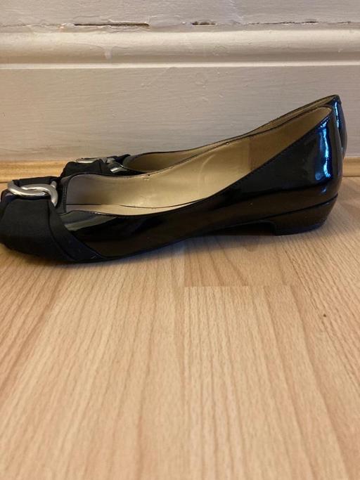 Buy & Sell North West London Harrow - Photos for Black peep toe flats walking shoes comfort 