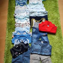 - 15 Bodies
- 2 kurze Shirts
- 3 Jumpers
- 1 Pullover
- 1 Weste
- 1 Jeans Hemd
- 3 Hosen
Socken