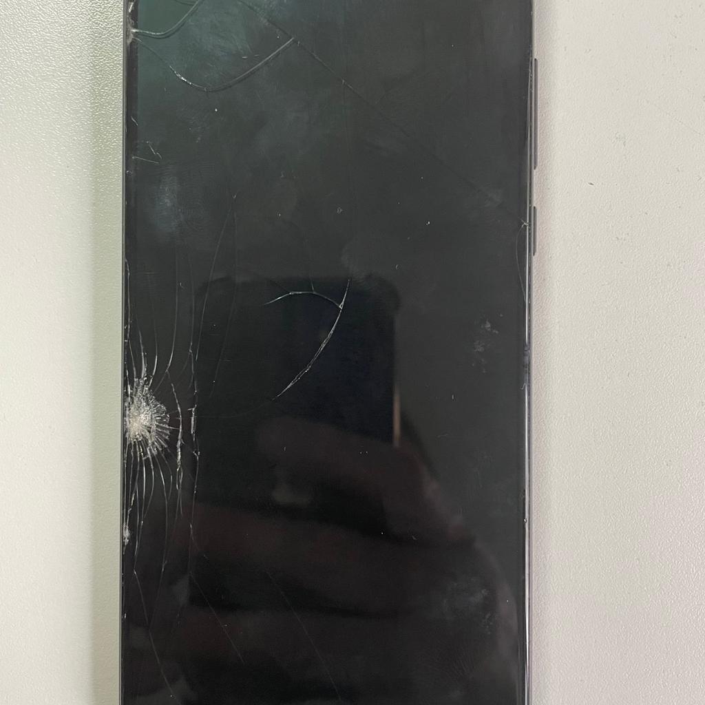 Huawei P20 Pro. Got as a joblot so please look at my other items.

May have FRP lock but unknown

Charges and connects to the pc. Damaged screen so unable to check anything else.