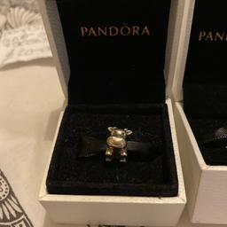3 pandora animal charms 
1st cow 790565
2nd hatching chick 790528
3rd kangaroo & baby 

Comes in original box & bag 

In great condition 

Colour silver