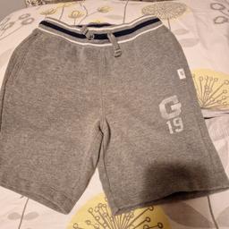 1×boys GAP Shorts  lovey  on.                     Size 6/7years