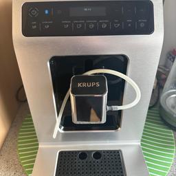 Verkaufe Kaffevollautomat Krups Quattro force.
Kaffeemaschine funktioniert einwandfrei
Mit Bluetooth Funnktion