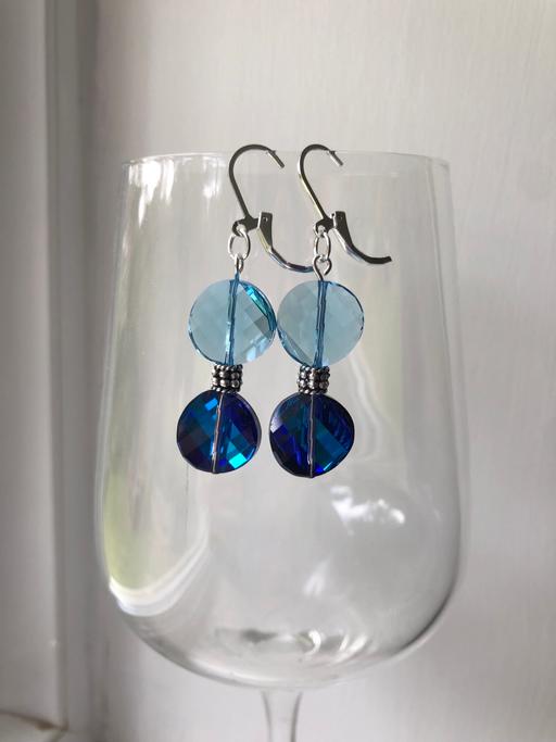 Buy & Sell Hertfordshire Dacorum - Photos for Blue crystal beaded dangle earrings