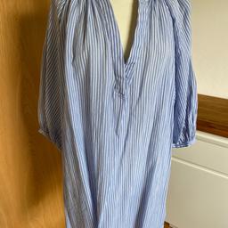 Sommerkleid bzw. Tunika von H&M, 100% Baumwolle,   Brustweite 64 cm, Länge 88 cm, Farbe weiss hellblau gestreift, neuwertig!!!