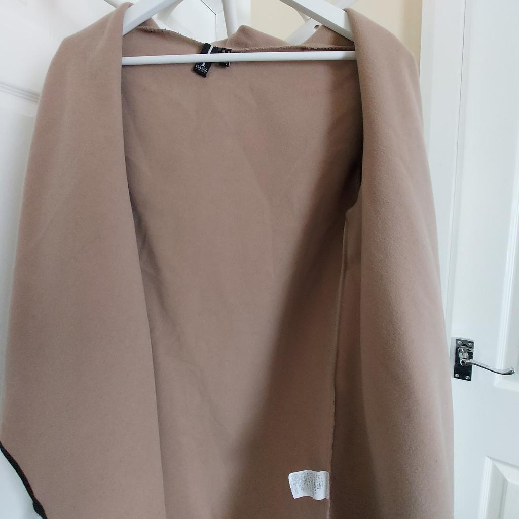 Coat “Izabel“London

Camel Mix Colour

Good Condition

Actual size: cm

Length: 83 cm front

Length: 75 cm back

Length: 51 cm from armpit side

Shoulder width: 41 cm

Length sleeves: 61 cm

Volume hand: 38 cm

Volume breast: 97 cm - 98 cm

Volume waist: 93 cm – 94 cm

Volume hips: 98 cm – 99 cm

Length: 39 cm before to castle

Length: 18 cm from armpit side before to castle

Size: 12 (UK) Eur 40,US 8

90 % Polyester
5 % Viscose
5 % Elastane

Made in Italy

Price £ 15.90