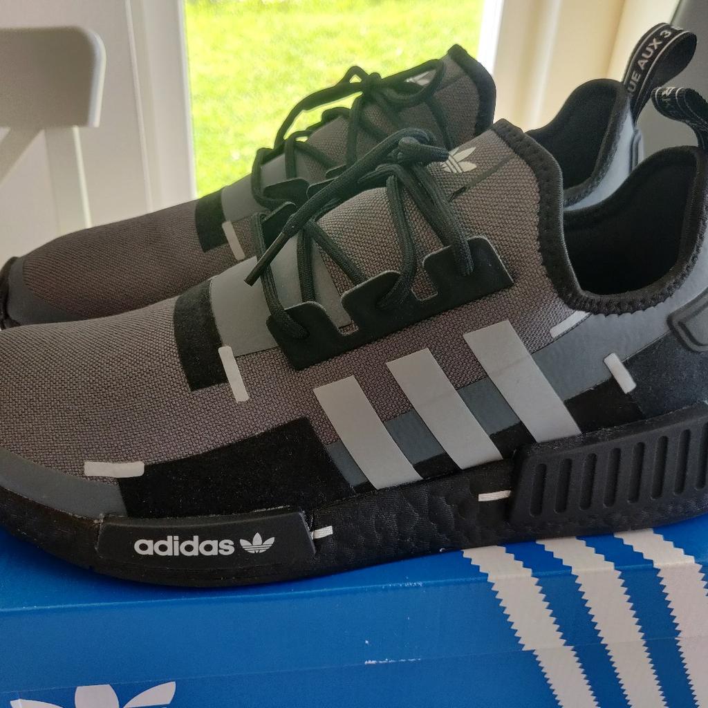 adidas gazelle silver green womens Adidas Men's NMD R1 Shoes