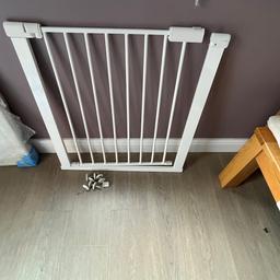 Bought for stopping my puppy from going up stairs he’s now fully trained and gate is no longer needed.