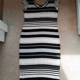 Dorothy perkins stripey dress size 16, knee length, stretchy material