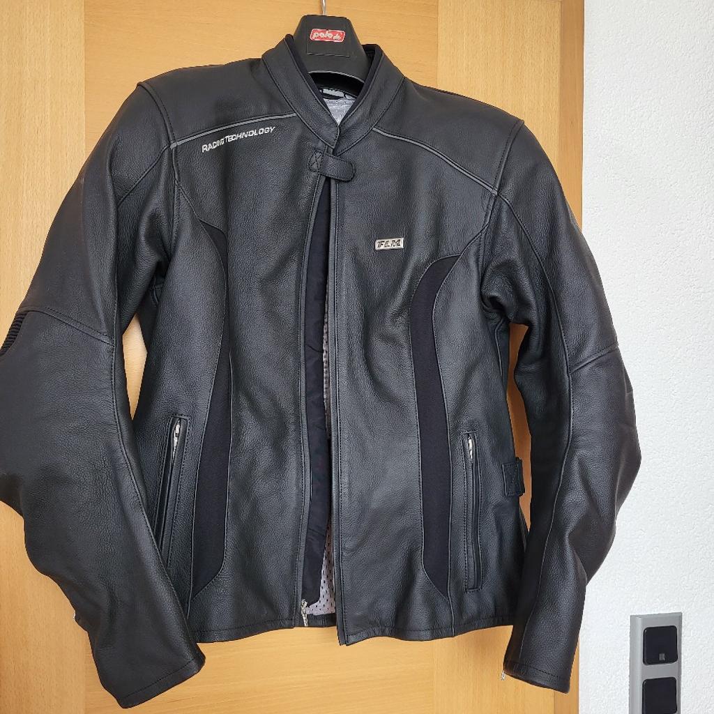 Verkaufe sehr gut erhaltene Motorrad Leder Jacke für Damen Größe 42 Farbe schwarz.