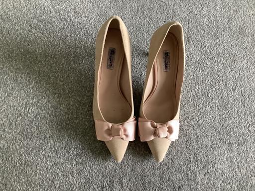 Buy & Sell West Midlands Walsall - Photos for Pink bow shoes size 6