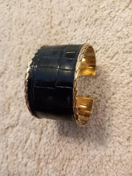 Buy & Sell Surrey Guildford - Photos for black and gold cuff bracelet