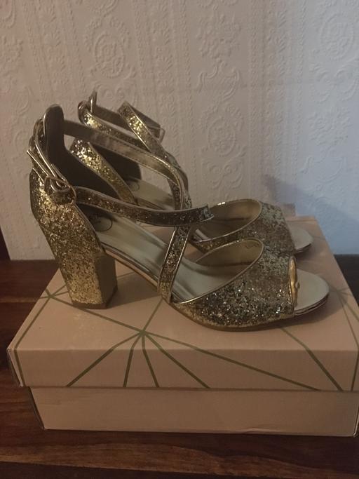 Buy & Sell South West London Merton - Photos for Shoes