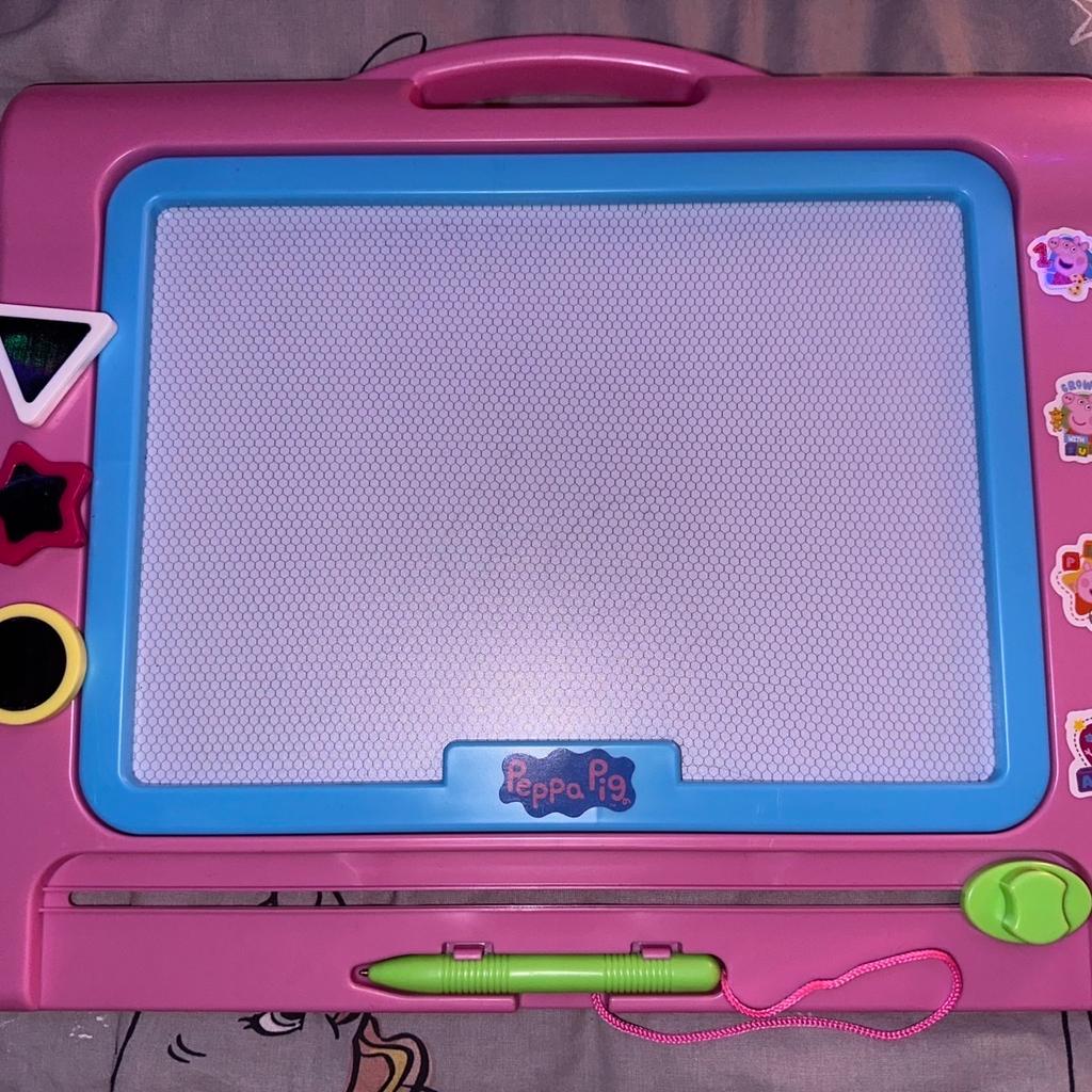 Peppa Pig Drawing Board And Stamps in L12 Liverpool für 1,00 £ zum