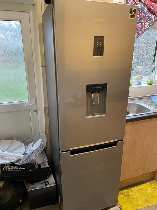 Buy & Sell South West London Raynes Park - South West London - Photos for Fridge freezer