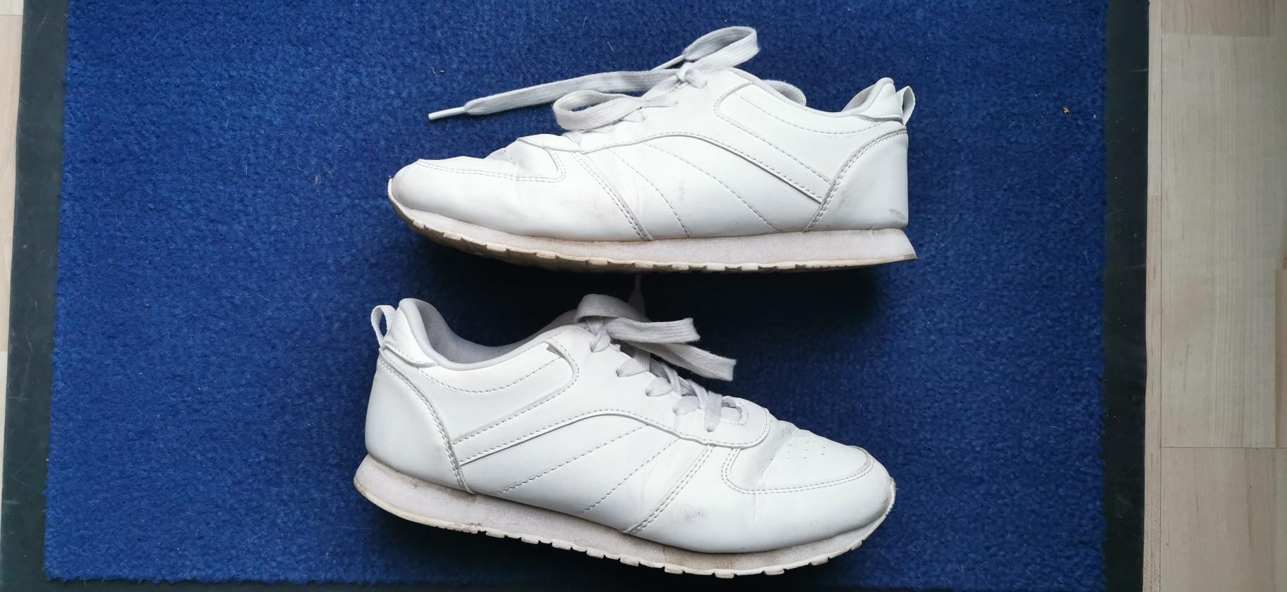 Weisse Schuhe in 64293 Darmstadt für 5,00 € zum Verkauf Shpock DE