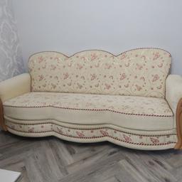 2 , 3 seater seatees/ sofa available in good condition.