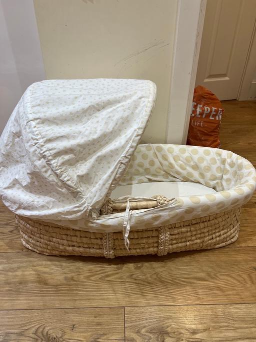 Buy & Sell West London Hounslow - Photos for Moses basket