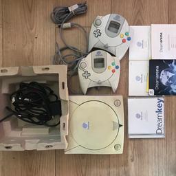 Sega Dreamcast Boxed inon working condition. (FAULTY) Comes with controller, Av lead and power lead.

Console powers on but Game does not load

Can deliver depending on location