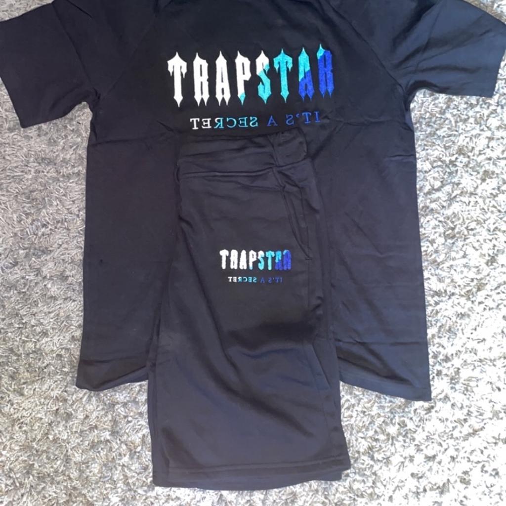 TrapStar Tshirt and short set in CR0 London für £ 80,00 zum Verkauf
