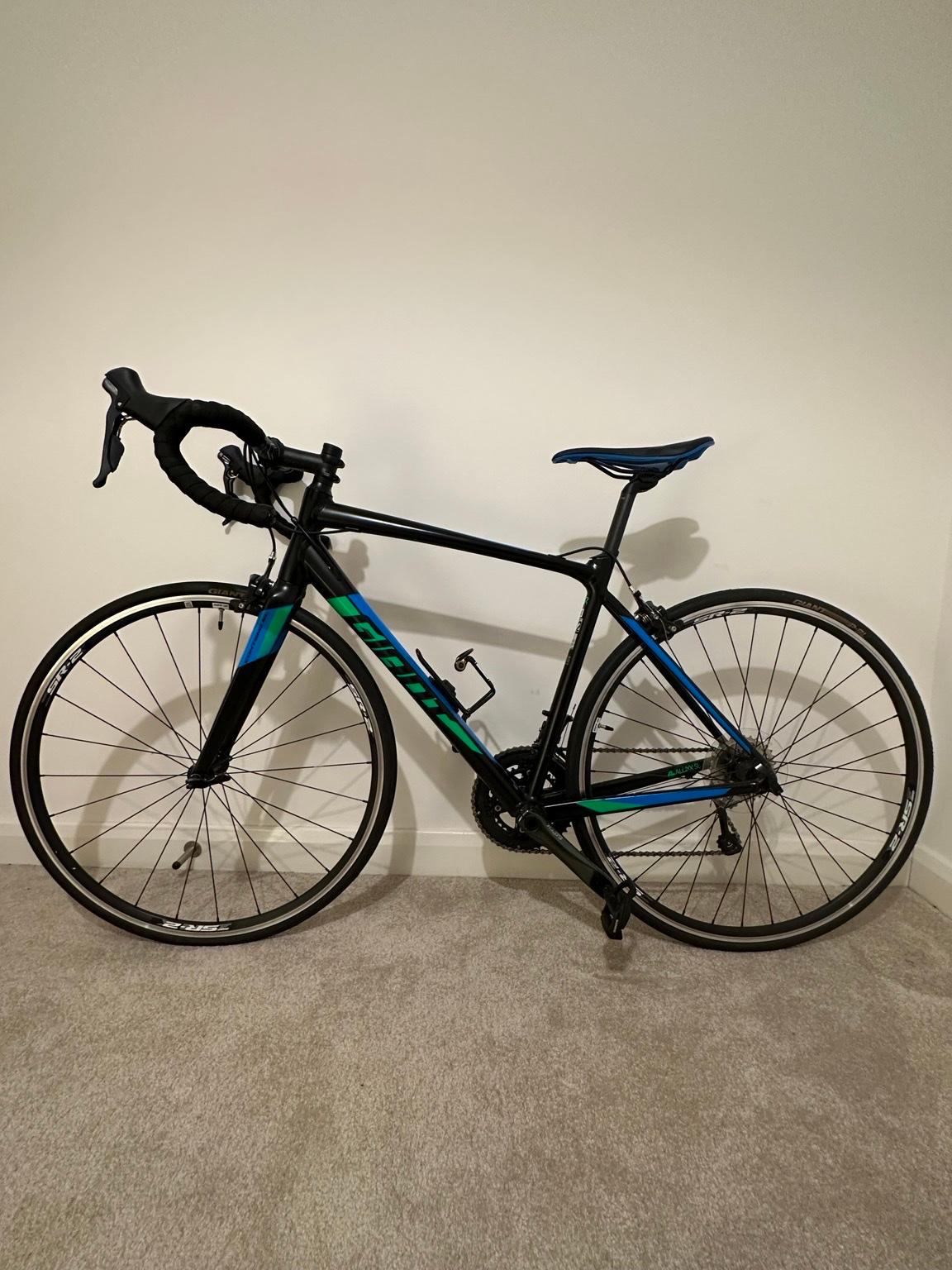 Giant Contend SL Road Bike (Medium Frame) in LL32 Conwy for £395.00 for