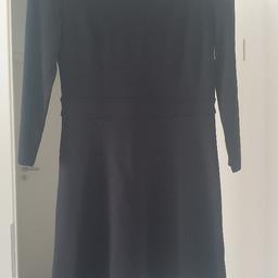 Verkaufe im Auftrag neuwertiges und schickes Sommerkleid/Cocktailkleid von Zero in schwarz. Wurde kaum getragen.
Größ: XS
Versand möglich, keine Rücknahme.