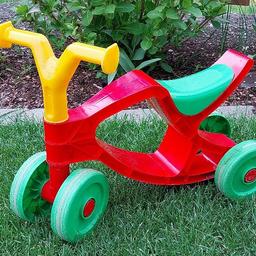 BIG - Flippi -
Rutschrad mit bis zu 25kg Tragkraft, handlich und platzsparend, Kleinkinder Fahrrad für Kinder ab 18 Monaten