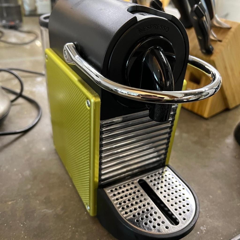 Nespresso Pixie Coffee Machine in NW1 London for £20.00 for sale Shpock