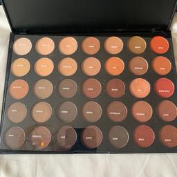 Morphe 350 nature glow Eyeshadow Palette
Never used 
Brand New
