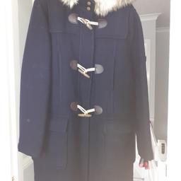 Ladies navy hooded duffel coat
worn few times
In like new condition
Toggle fastening with 2 patch pockets
FROM SMOKE & PET FREE HOME
LISTED ELSEWHERE
COLLECTION B31