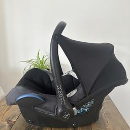 Maxi cosi pebble car seat in used condition hence very low price of £6. Seat cushion missing. 

Also selling the Isofix base separately for £50. RRP on these are £250

Grab yourself a bargain 

Collection only thanks