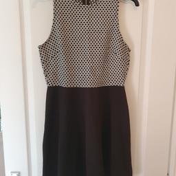 Women's Work Dress
Black and white
Atmosphere, Primark, Size 12
Collection only.