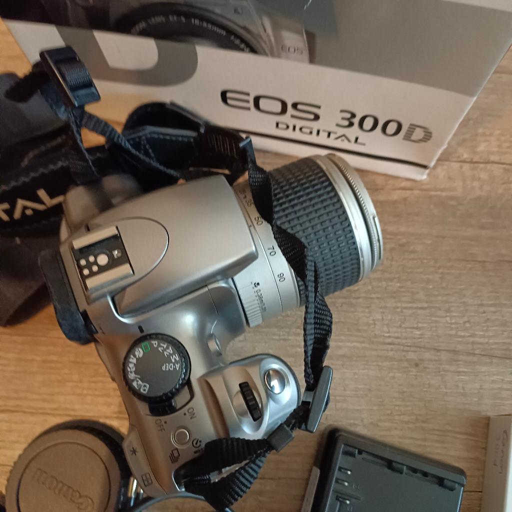 Verkauf einer Canon EOS 300 D mit 1 Objektiv 28-90 ,mit Trageriemen und 1 Ladegerät mit 3 Akkus sowie Handbuch auf CD sowie Originalverpackung,ist zwar schon etwas älteres Modell macht aber hervorragende Bildqualität