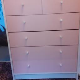 FREE FREE chest of drawers. needs to go by today, in very good clean condition. smoke free home. collection only. I CANNOT DELIVER