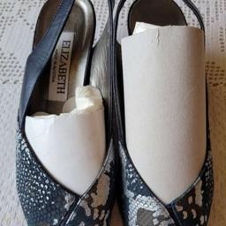 Hochwertig! Sandalette mit Keilabsatz 6cm- silber gemustert Gr.4=37
Schuh/Futter/Decksohle/Sohle=Leder 
Bei Versand +5€
Privatverkauf- keine Garantie oder Rücknahme