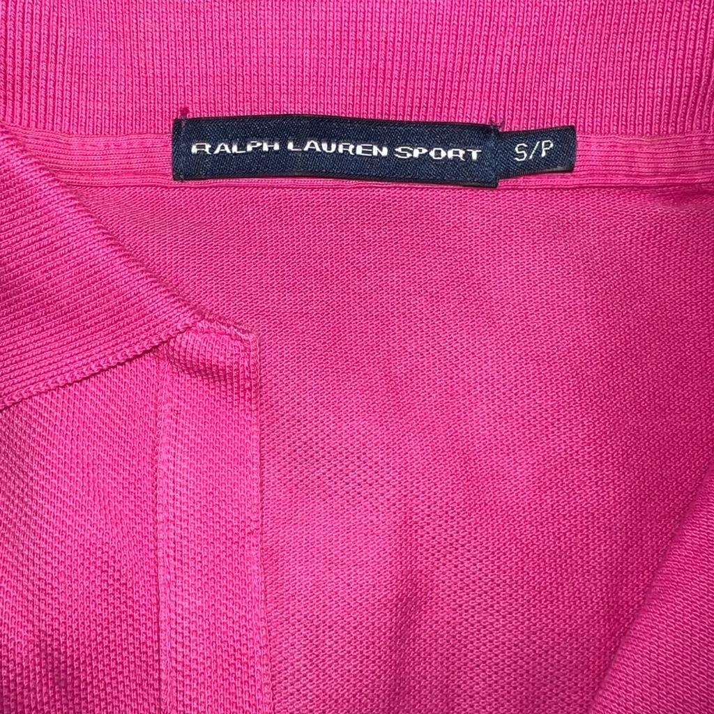 Ralph Lauren Poloshirt zum Verkauf in der Größe S .
Super Zustand