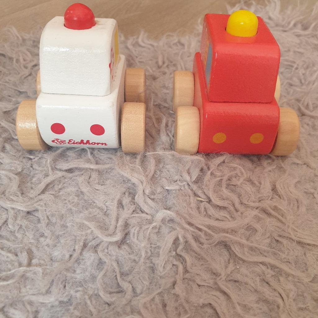 Verkaufe 2 Spielzeug Autos in gutem Zustand
Das rote quietscht wenn man oben drauf drückt