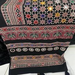 ▪️🟥▪️ SINDHI AJRACK DUPATTA ▪️🟥▪️

Handmade heavy mirror Ajrack dupatta 

£20

For orders or enquires drop a message via inbox or WhatsApp 07404 726 556