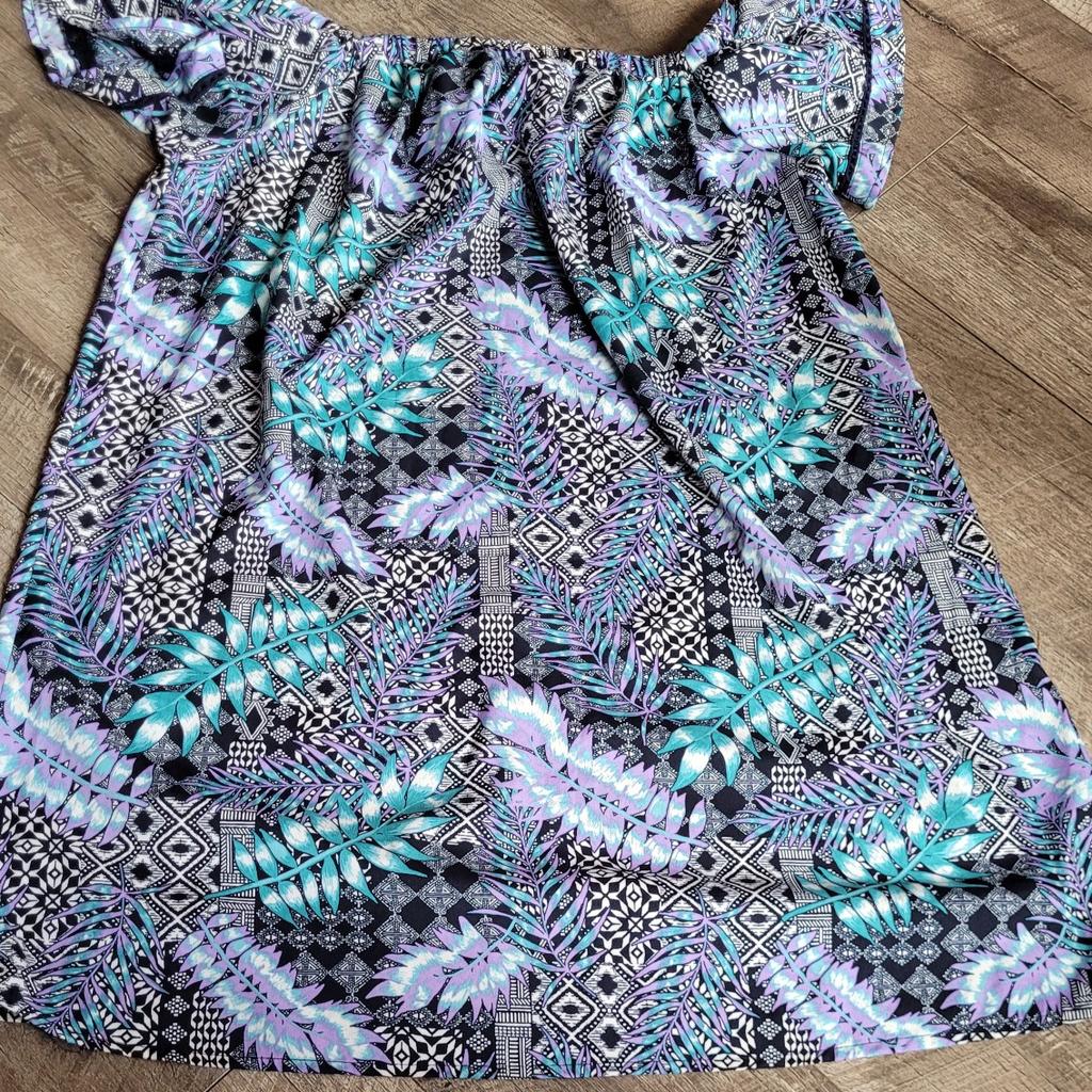 blue and purple summer off shoulder dress size 18
food condition
can post for postage costs if required