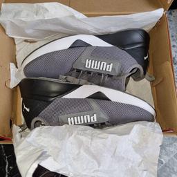 These puma trainers are prefect for walking and running new without label comes with the box size 9.5 it's in excellent condition collection LE5