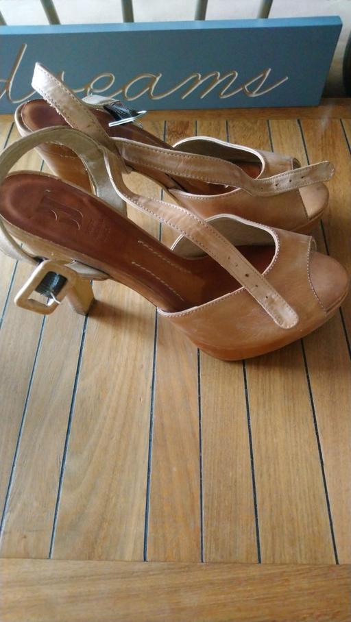 Buy & Sell South Yorkshire Barnsley - Photos for Tan Sandals