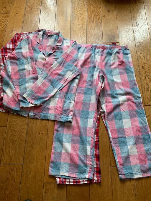 Buy & Sell Essex Thurrock - Essex - Photos for Ladies Dark Pink Check Pyjamas