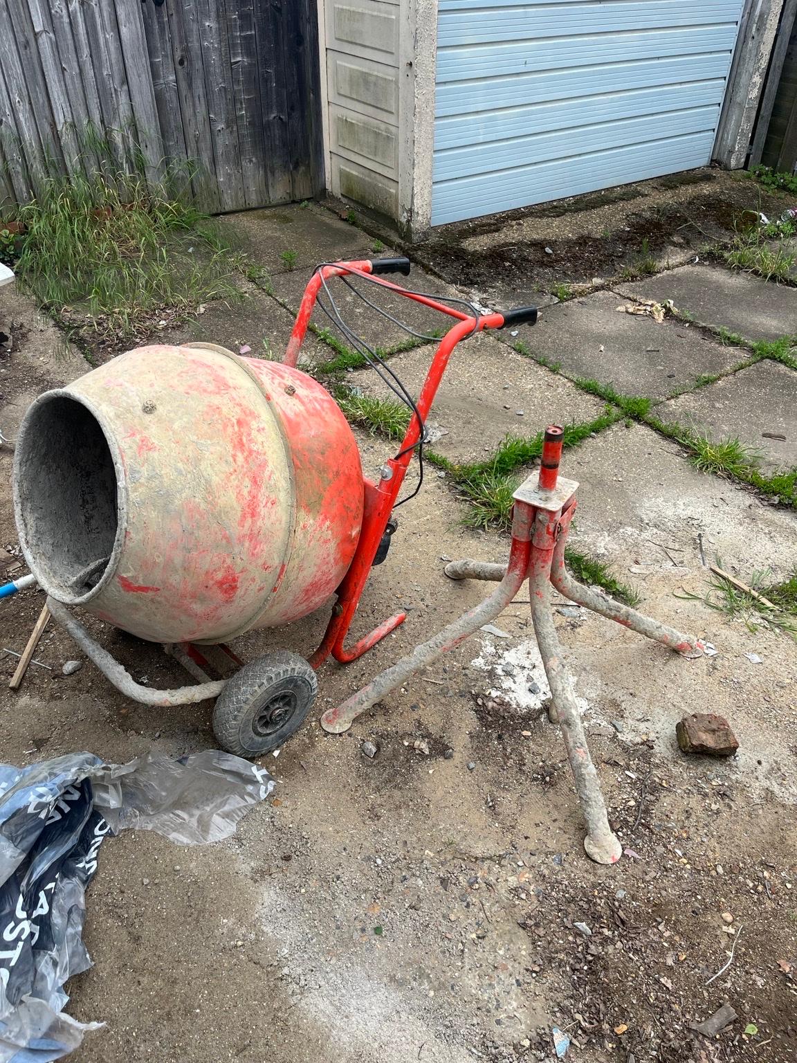 Cement Mixer in KT12 Elmbridge für 80,00 £ zum Verkauf Shpock DE