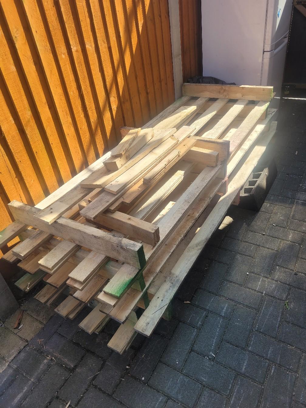 free pallets in DY5 Dudley for free for sale Shpock
