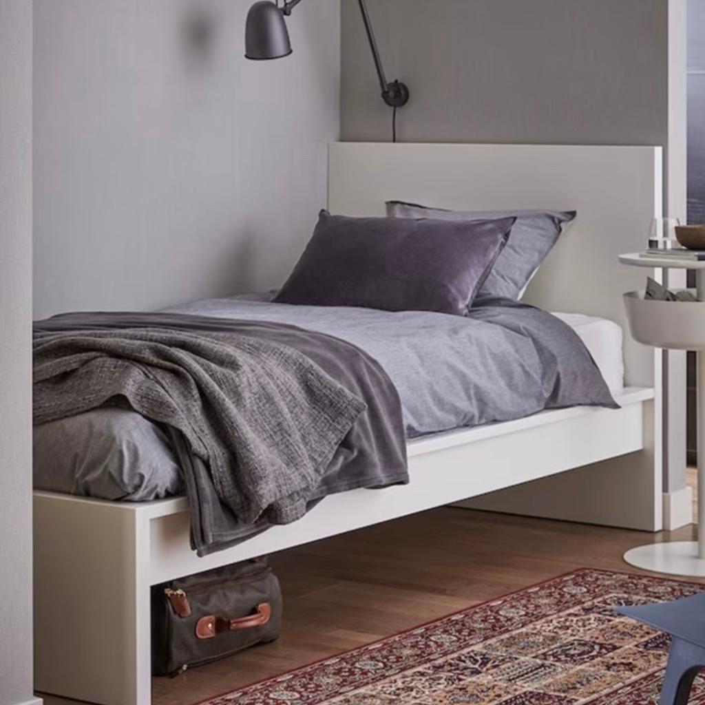 IKEA MALM BED SINGLE WITH MATTRESS in IG2 London für 50,00 £ zum