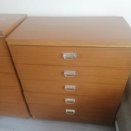 Chest of drawers. Great condition. It's very sturdy and well made. It got wherls for easy moving around the home.
Measurements hight 92cm, Depth 43cm, width 77cm.
Collection only from Pimlico area Sw1v.