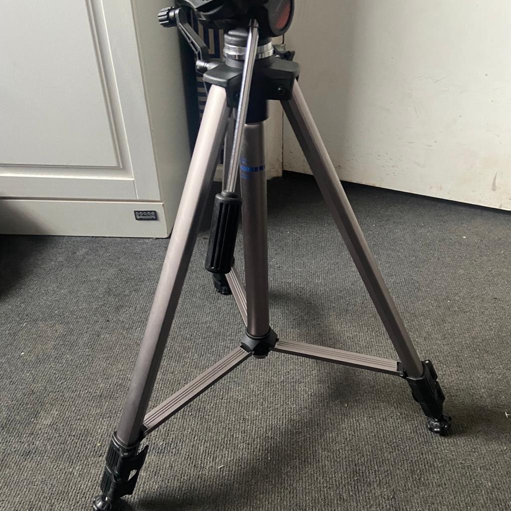 Tripod for sale in ST5Lyme für 100,00 £ zum Verkauf Shpock DE